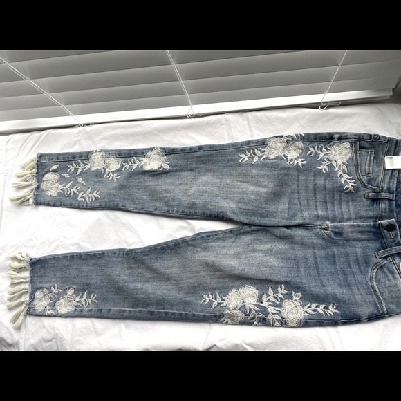 Coco+Carmen jeans with white fringe bottoms - Picture 1 of 5